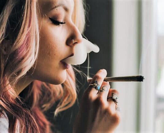 Why Women Benefit More From Cannabis Use
